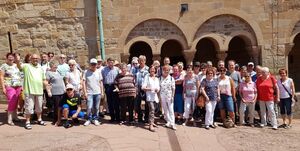 Das Foto zeigt die Gruppe beim Besuch der Wartburg.