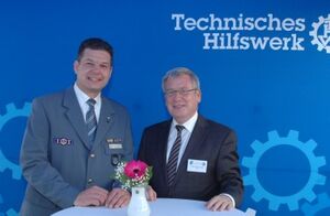 Roman Hartrampf vom THW und Fritz Rudolf Körper in Berlin.
